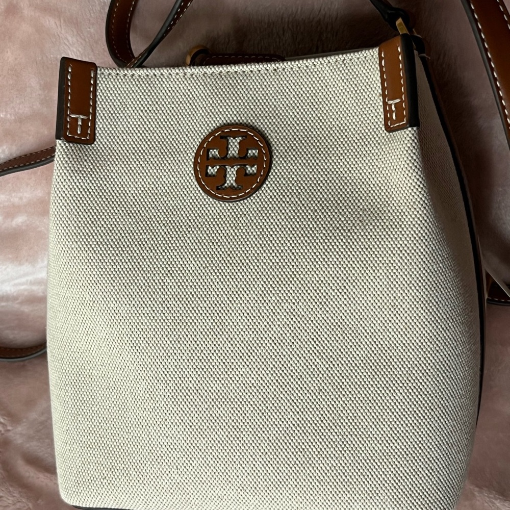 Bucket Bag.